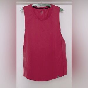 Title Nine women's athletic top